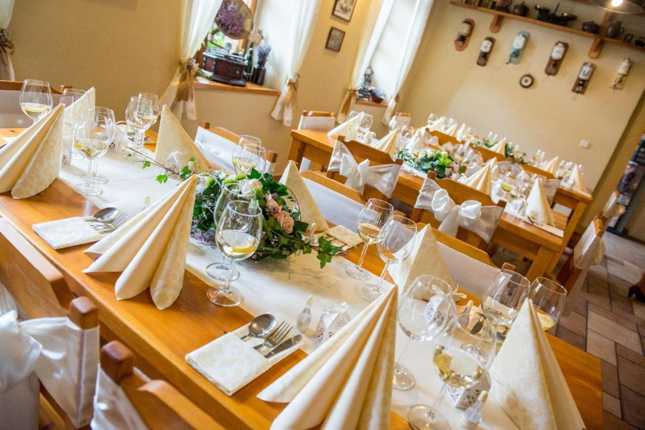 Penzion Restaurace u Helferů Libuň Exterior foto